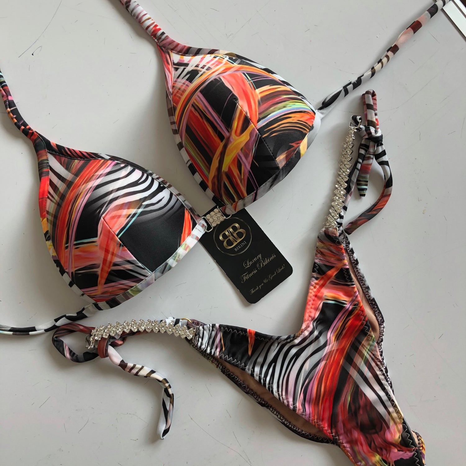 V Scoop Tropical Abstract Competition Posing Bikini With Connectors D/small DD BRA CUPS