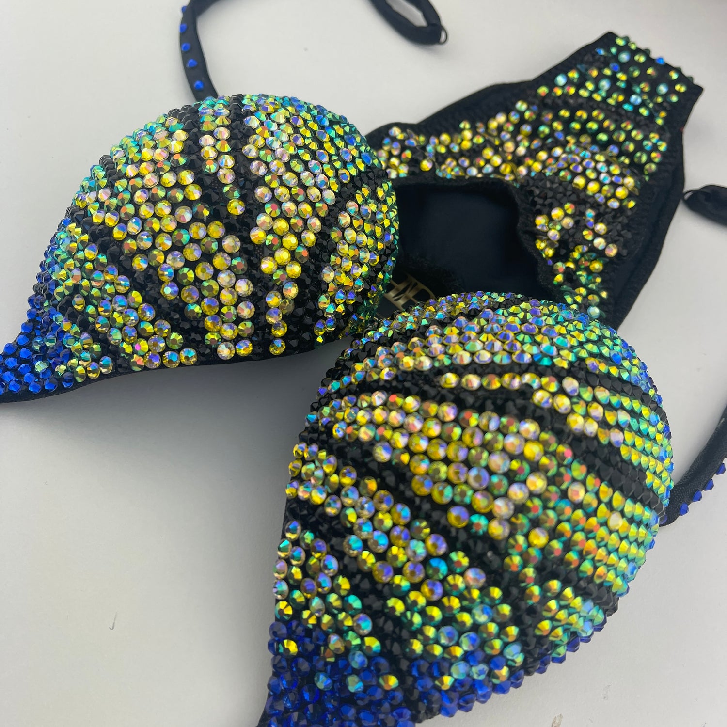 Figure , bodyfitness, crossed back competition suit