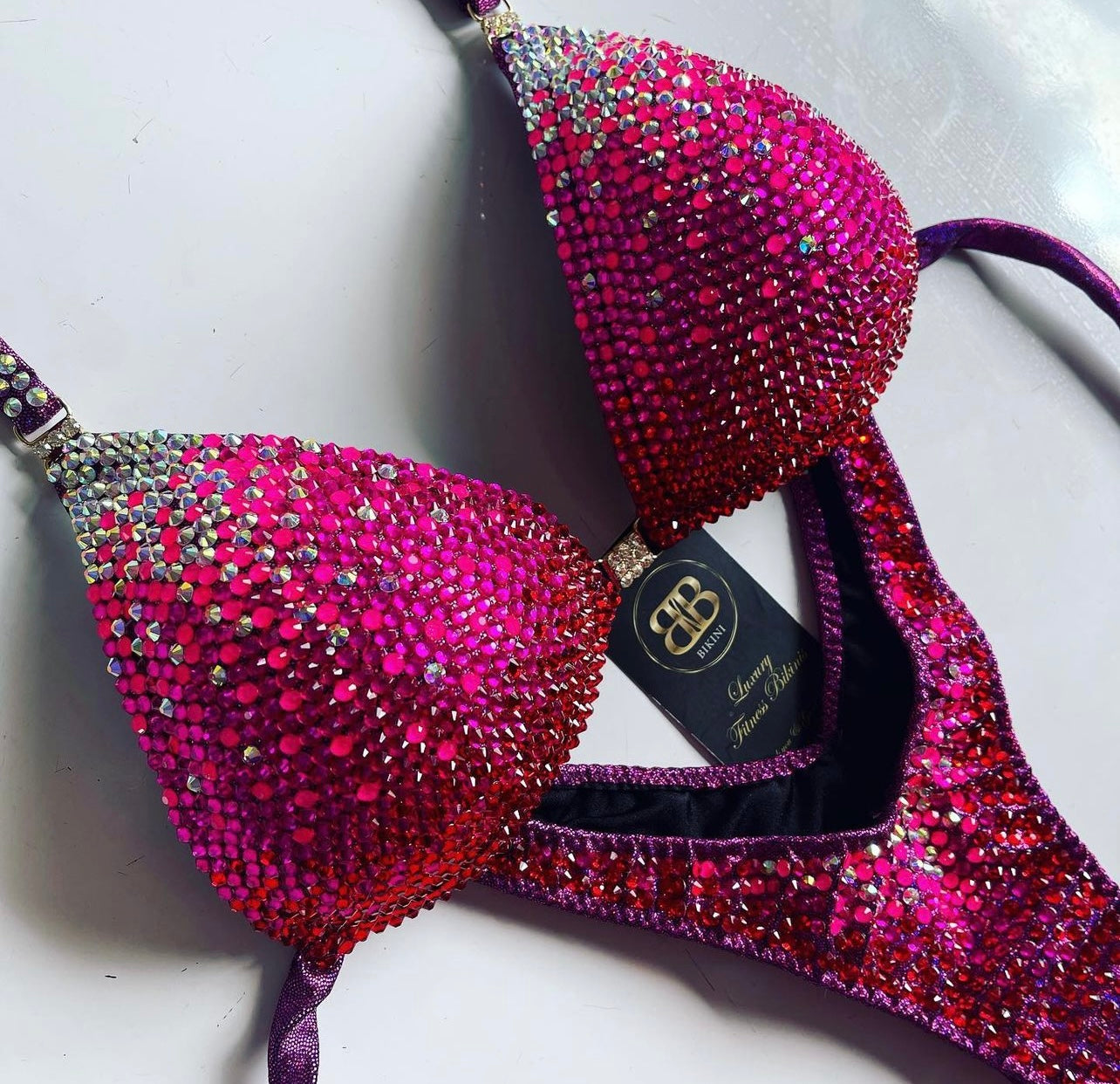 Figure , bodyfitness, crossed back competition suit