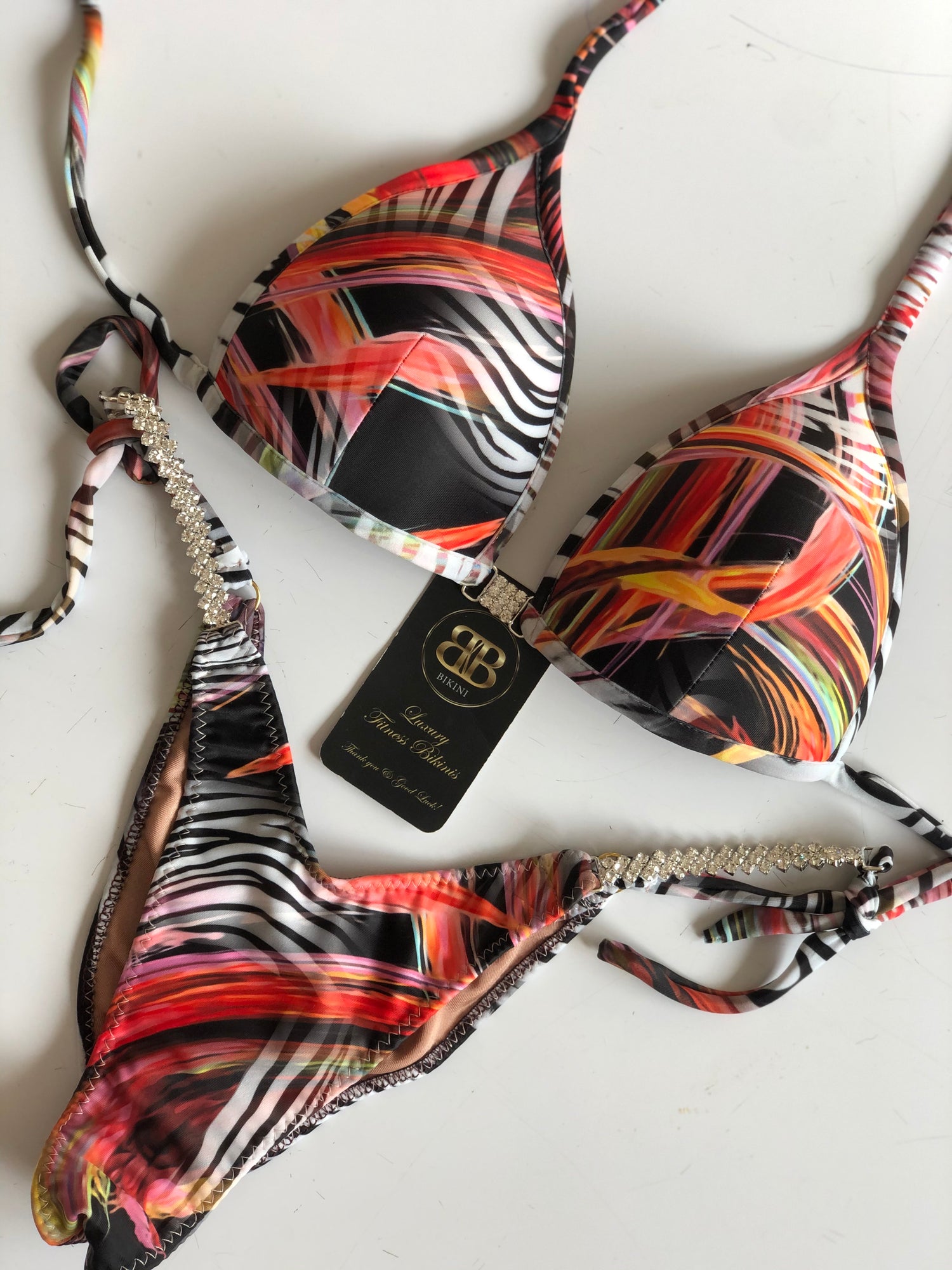 V Scoop Tropical Abstract Competition Posing Bikini With Connectors D/small DD BRA CUPS