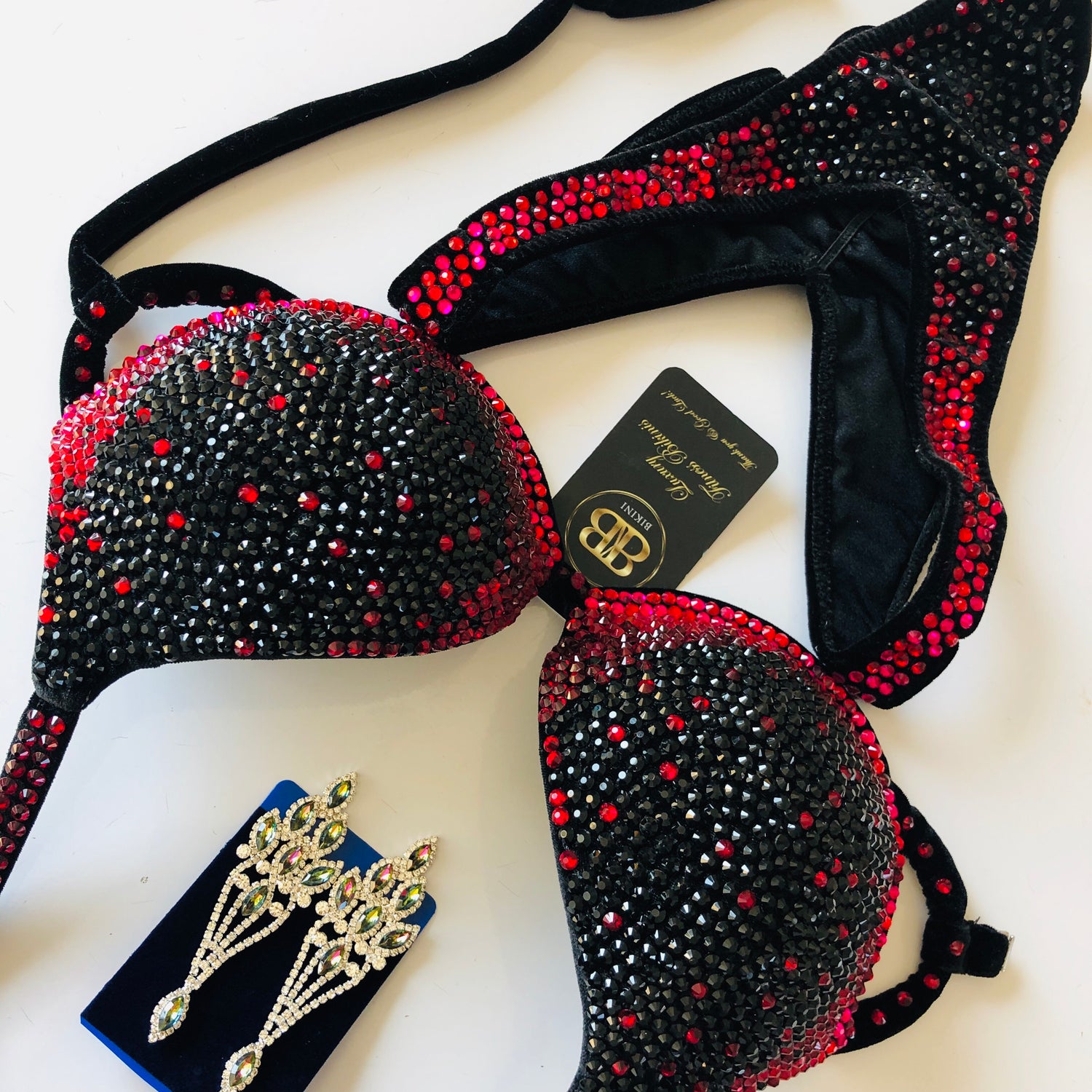 (Tor) Ombré in black , red, hot pink
