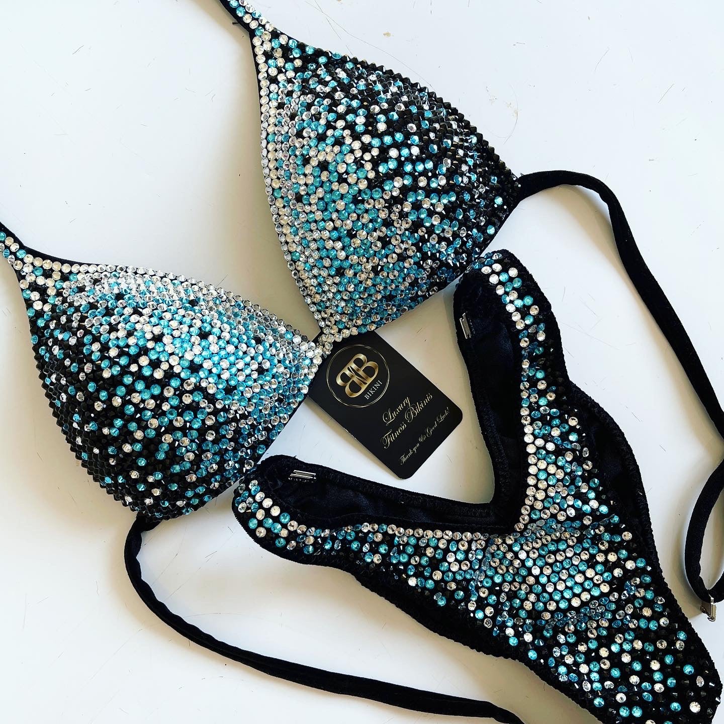 Figure , bodyfitness, crossed back competition suit